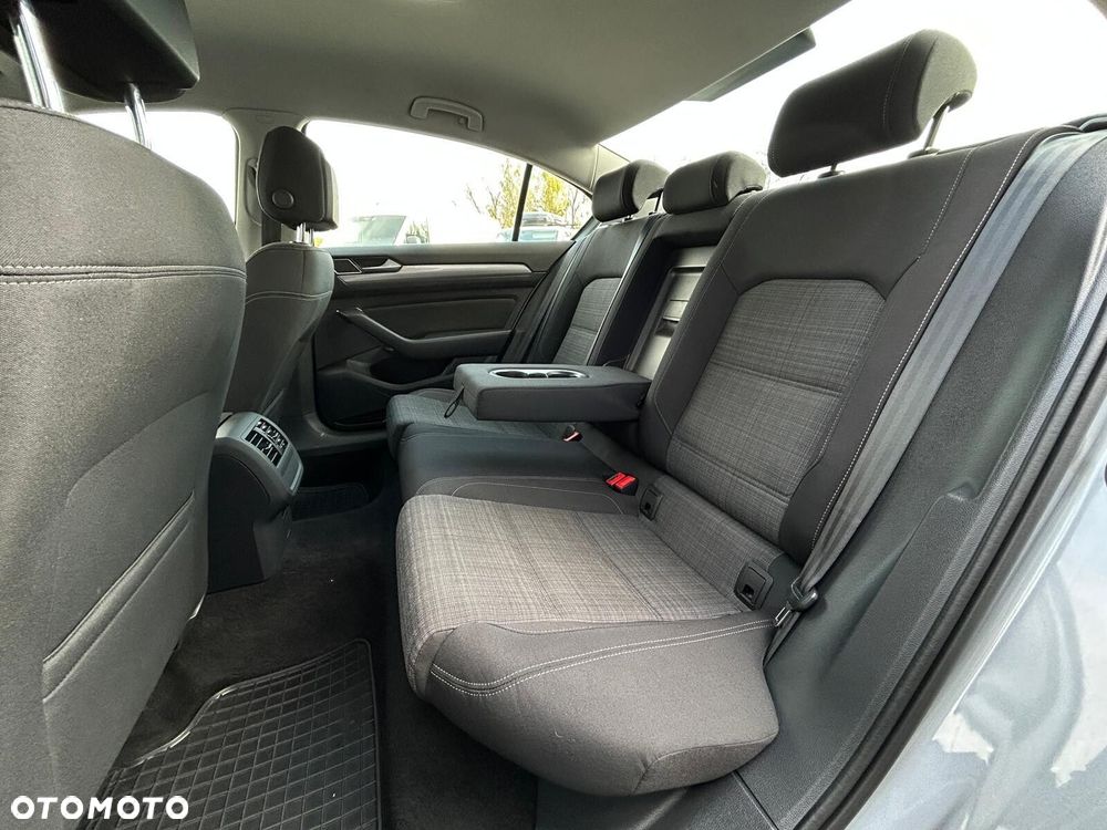 Volkswagen Passat 2.0 TSI Business DSG - 19
