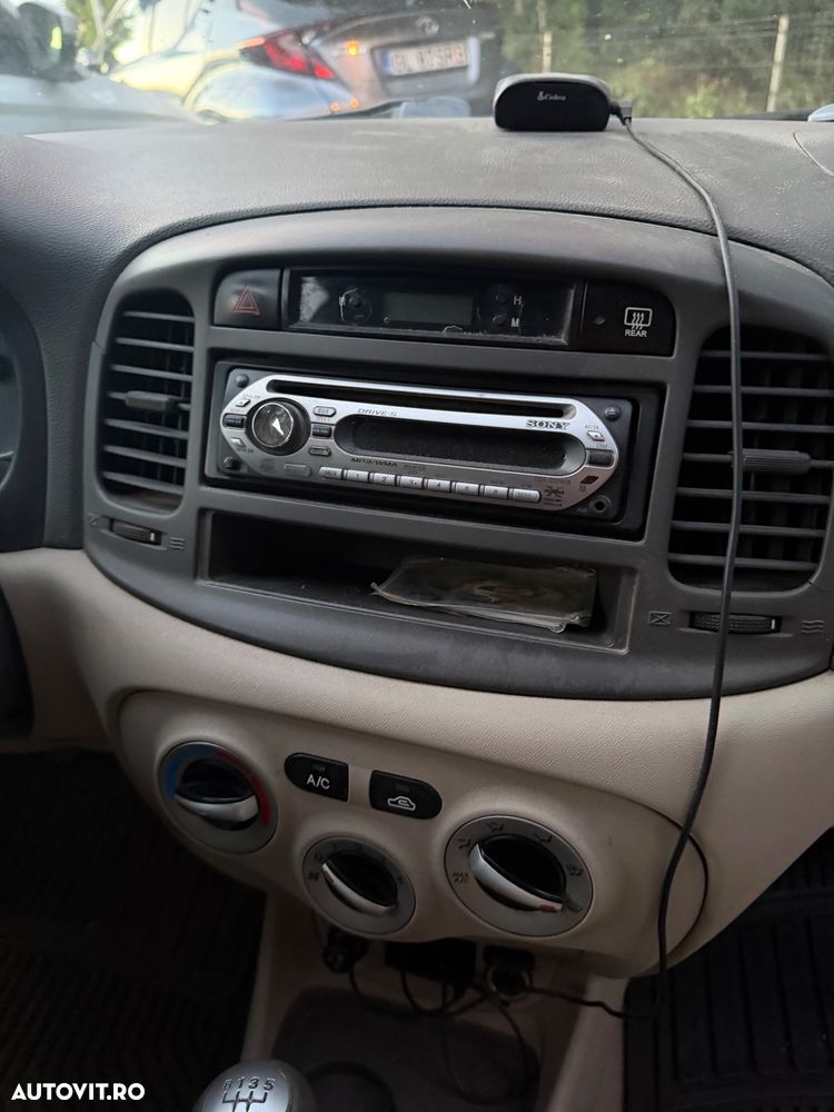 Hyundai Accent MC 1.5 CRDI 4DR GL COMFORT - 7
