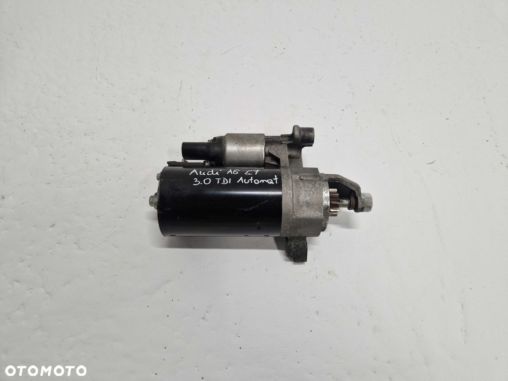 Rozrusznik BOSCH Audi A6 C7 A4 A5 A7 A8 3.0 TDI Automat ORYGINAŁ