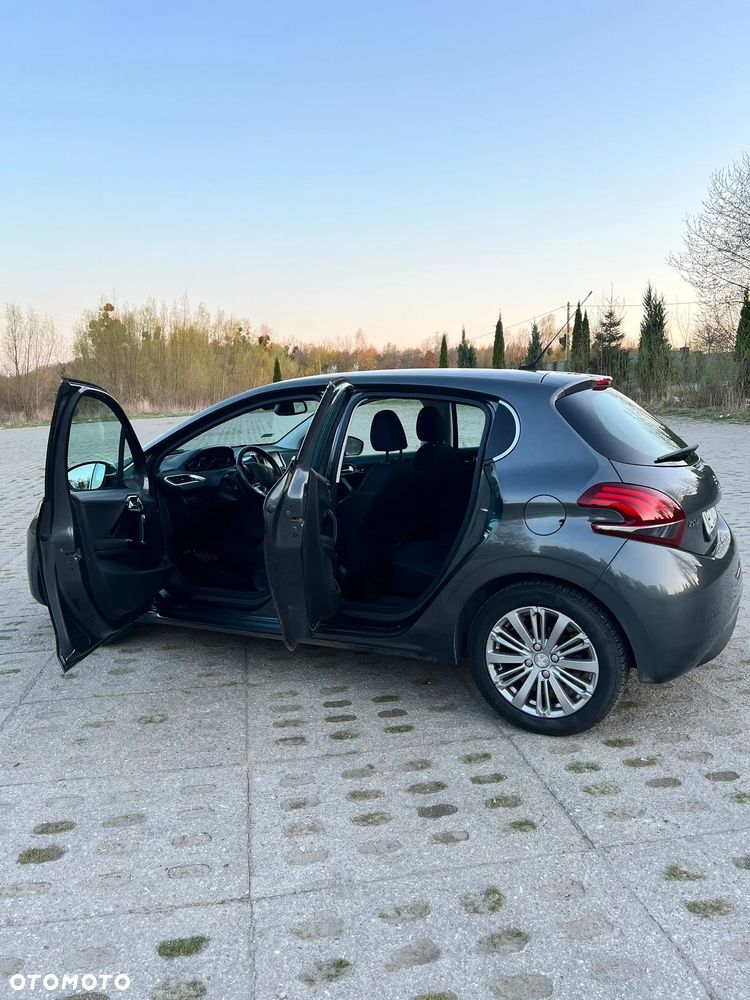 Peugeot 208 1.2 PureTech Allure S&S EAT6 - 4