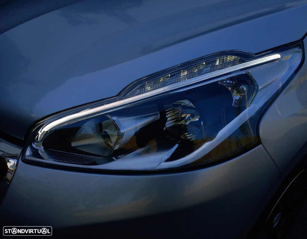 Peugeot 208 1.6 BlueHDi Style - 34