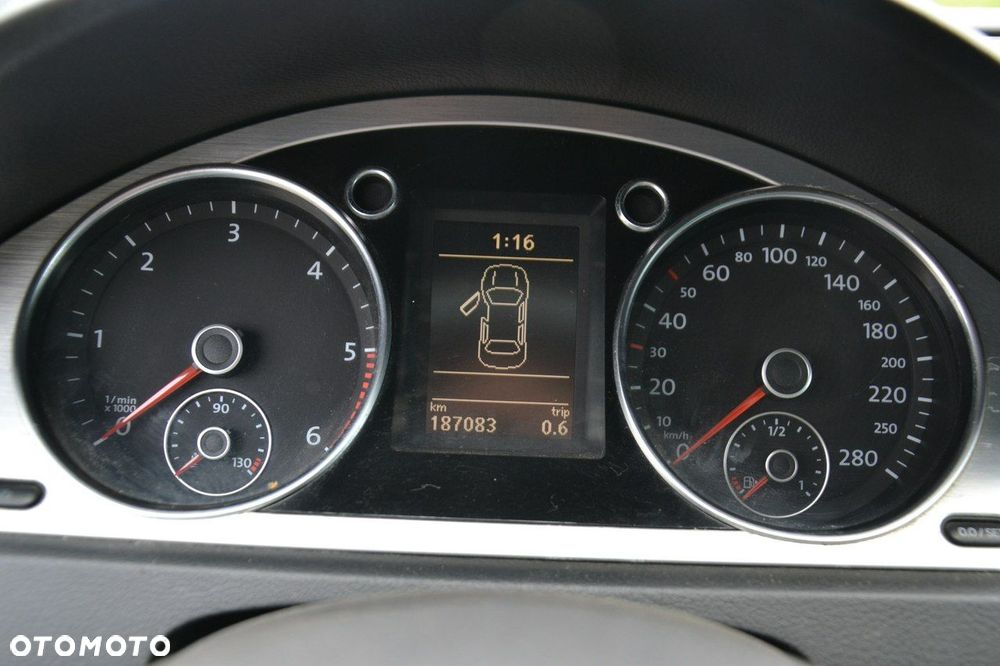 Volkswagen Passat CC - 19