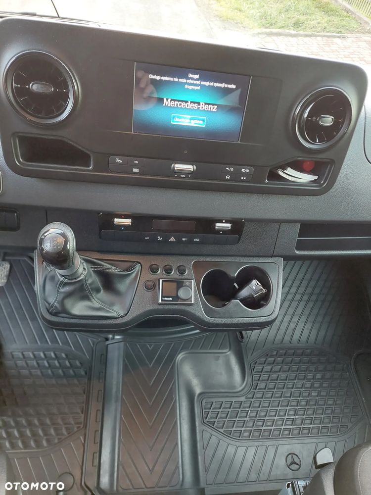 Mercedes-Benz Sprinter - 8
