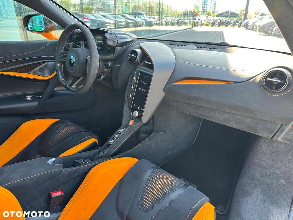 McLaren 750S - 10