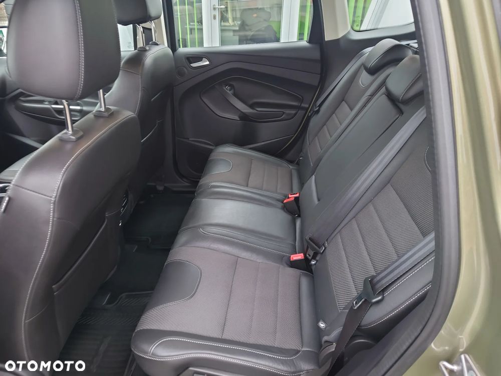 Ford Kuga 2.0 TDCi 2x4 Titanium - 13