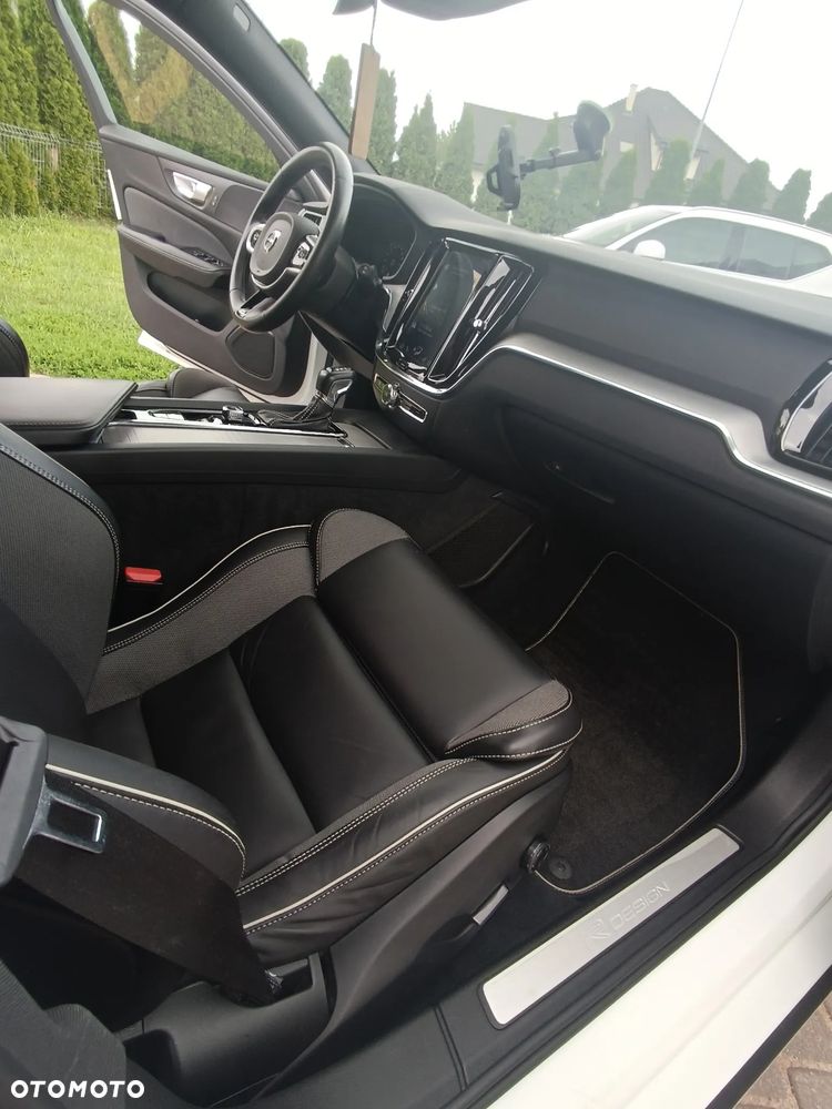 Volvo V60 D4 Geartronic R-Design - 8