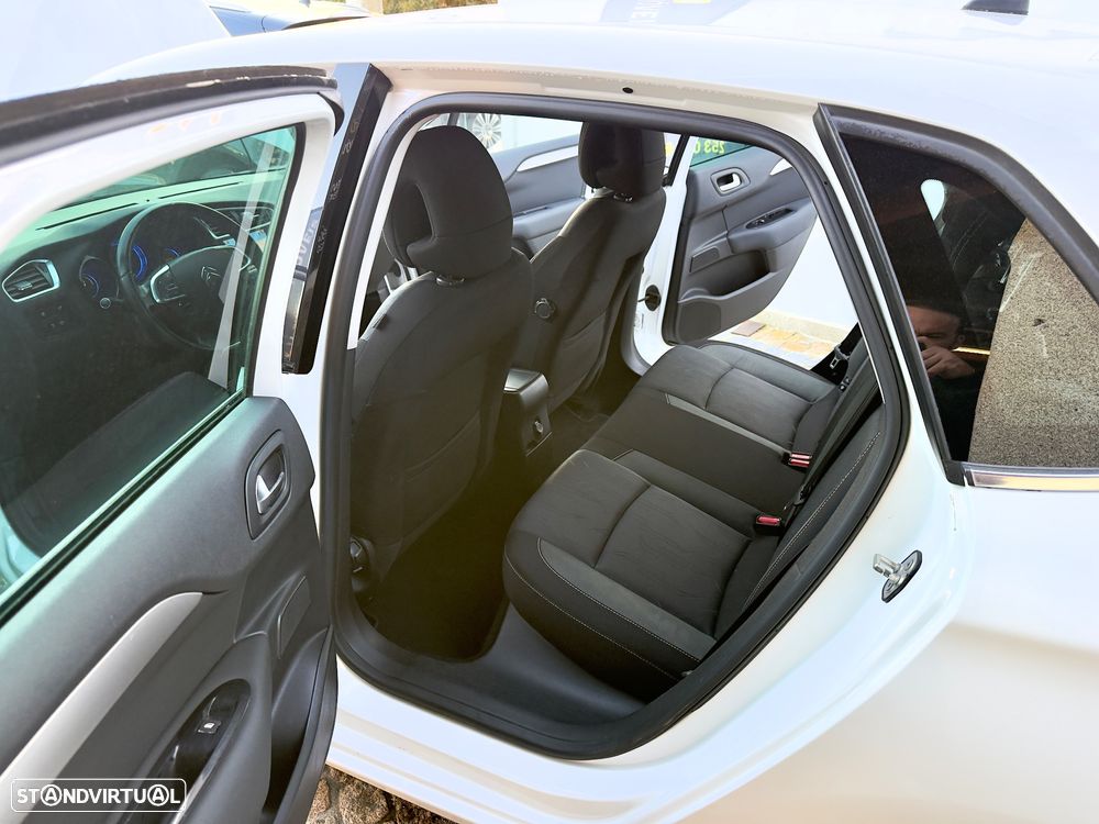 Citroën C4 e-HDi 110 EGS6 Stop/Start System Exclusive - 41