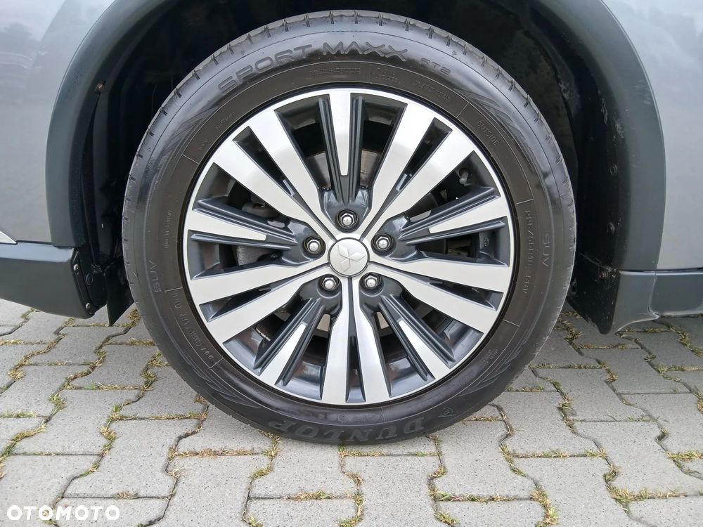 Mitsubishi Outlander 2.0 Instyle + 4WD CVT - 5
