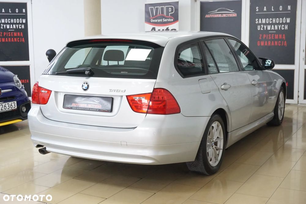 BMW Seria 3 318d - 4