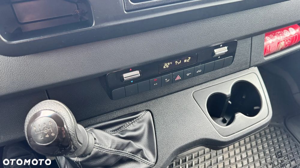 Mercedes-Benz Sprinter - 25