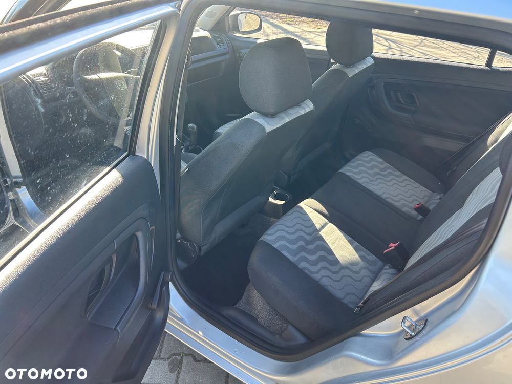 Skoda Fabia 1.2 HTP Classic - 15