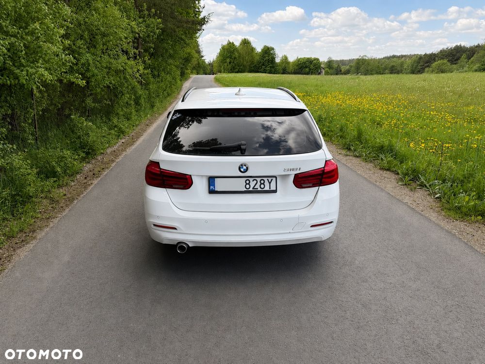 BMW Seria 3 318i - 5