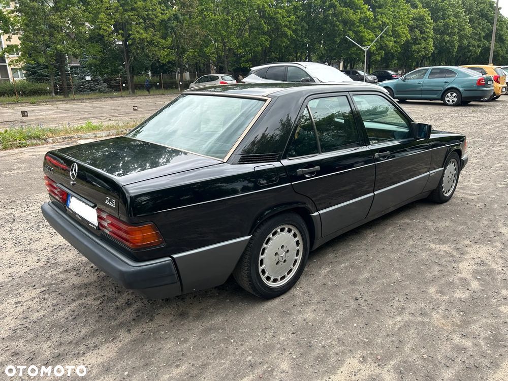 Mercedes-Benz W201 (190) - 4