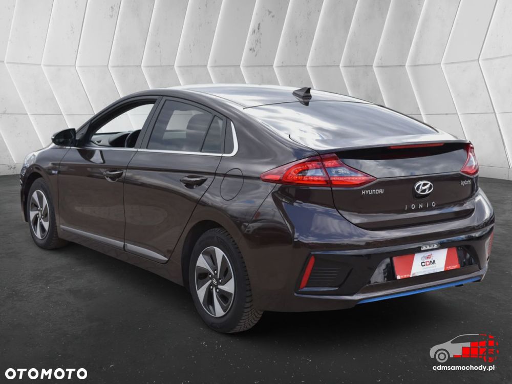 Hyundai IONIQ - 8