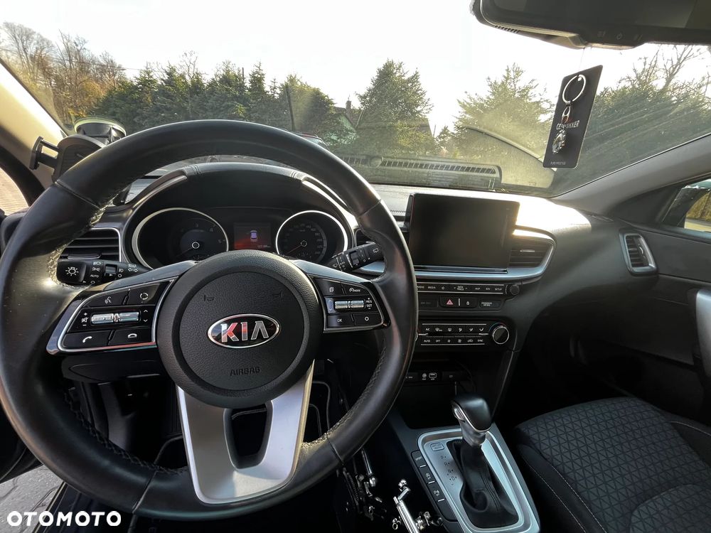 Kia Ceed - 12
