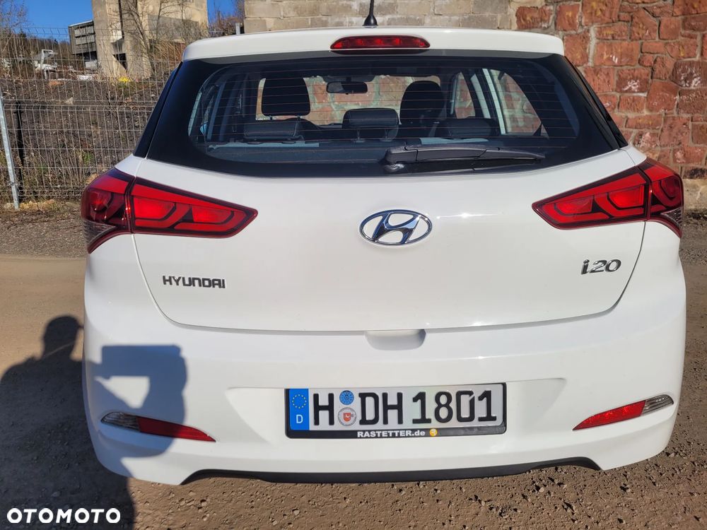 Hyundai i20 blue 1.2 Classic - 9