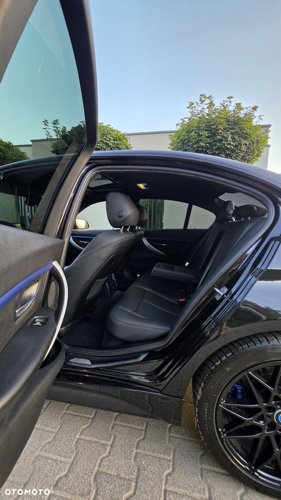 BMW Seria 3 318d M Sport Shadow - 35