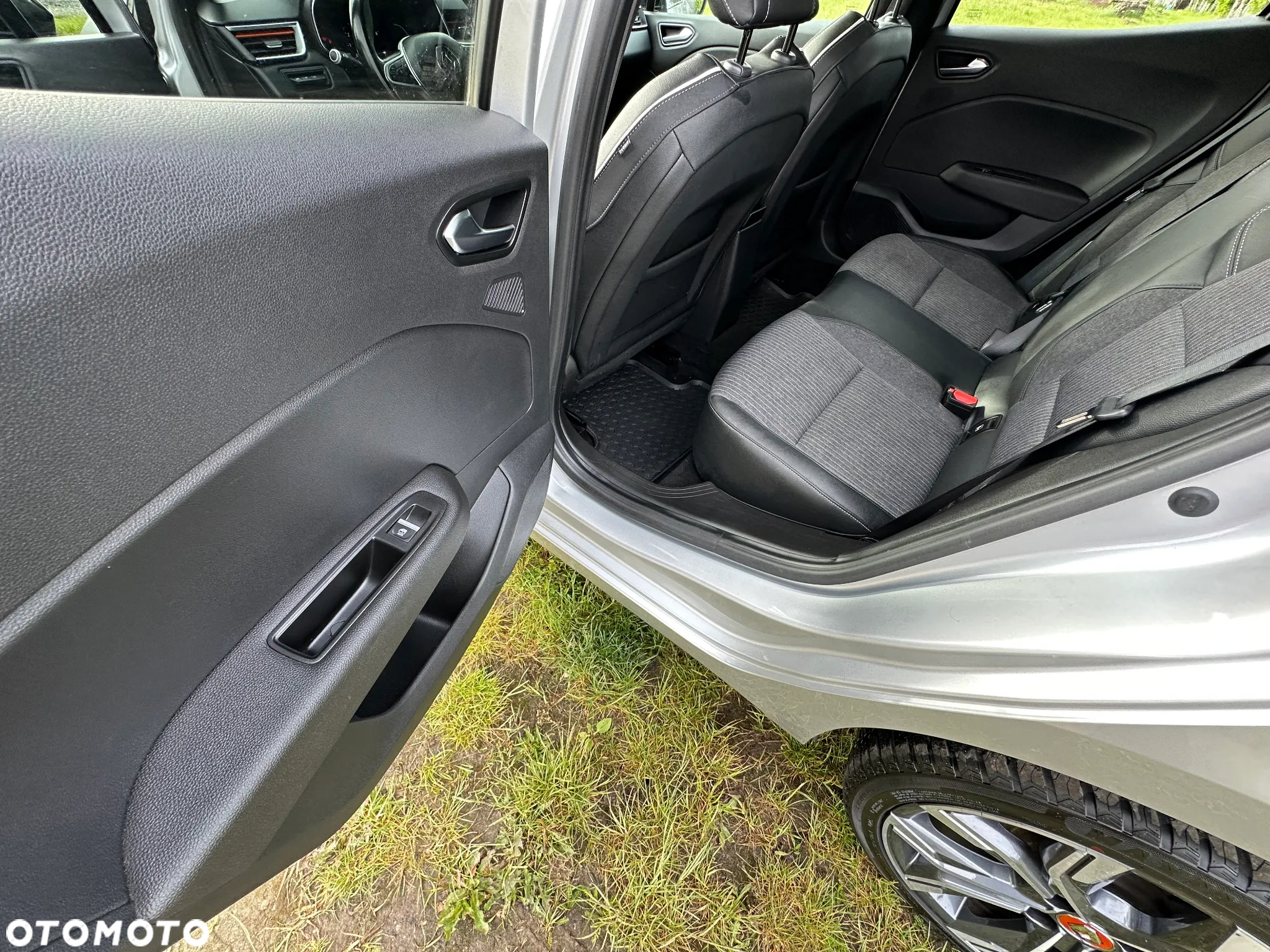 Renault Clio - 24
