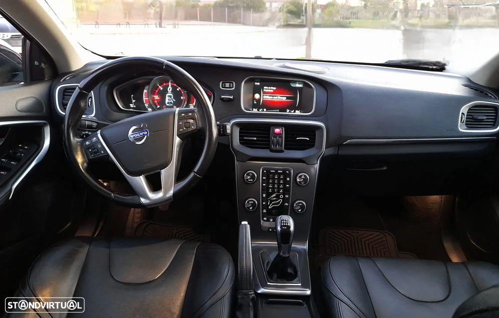 Volvo V40 D4 Summum - 8