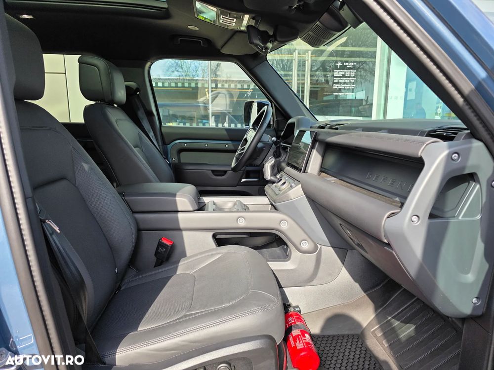 Land Rover Defender - 9