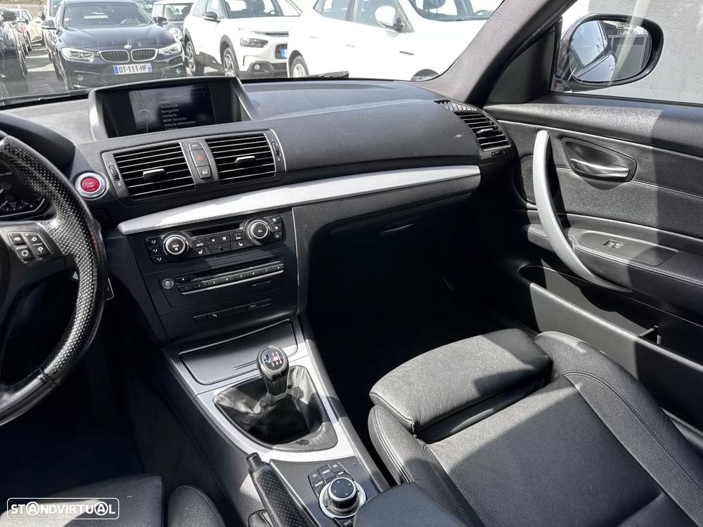 BMW 120 d Limited Edition Lifestyle c/ M Sport Pack - 24