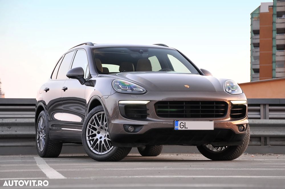 Porsche Cayenne - 1