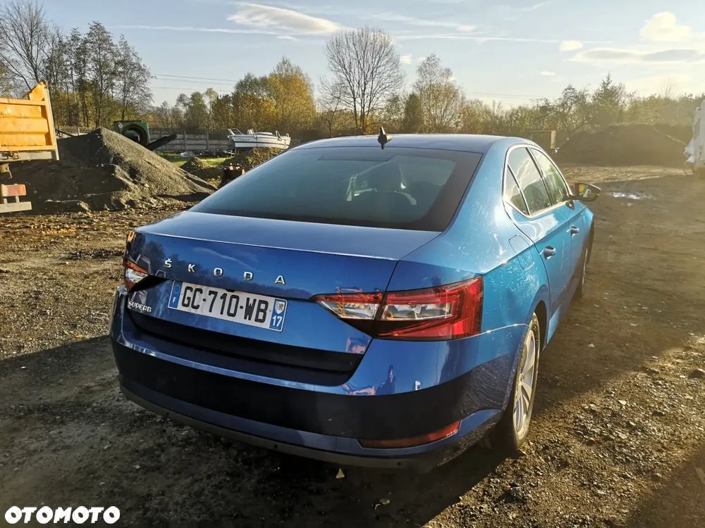 Skoda Superb 2.0 TDI DSG Ambition - 11