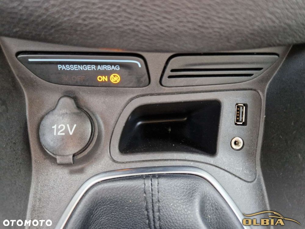 Ford Tourneo Courier - 26