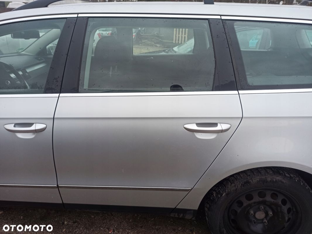 Drzwi lewy tył kompletne VW PASSAT B6 KOMBI LA7W - 1