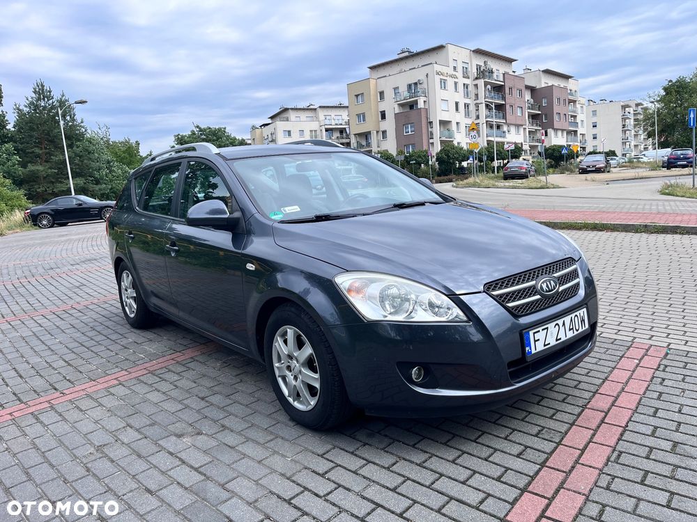 Kia Ceed 1.6 L - 1