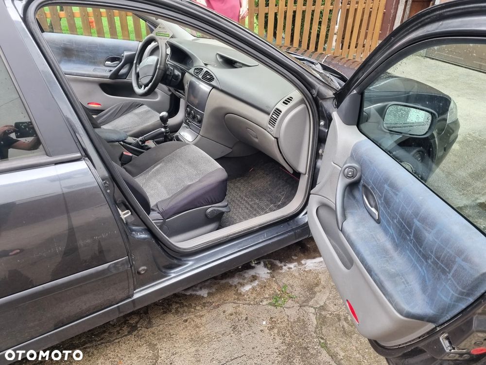 Renault Laguna 1.9 dCi - 10