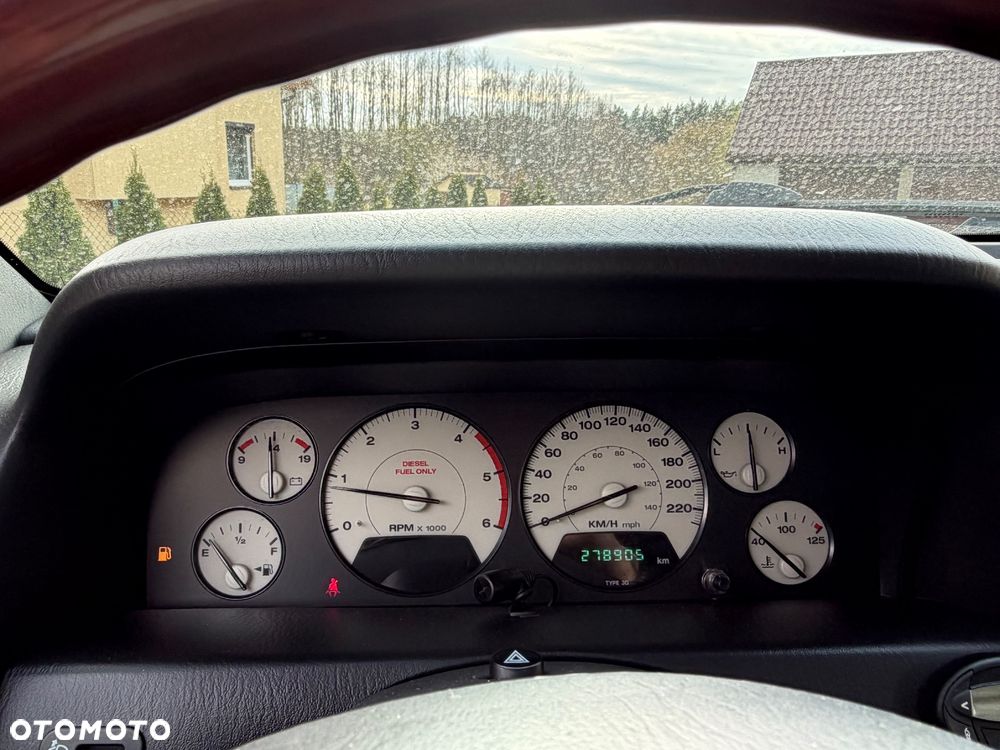 Jeep Grand Cherokee - 31