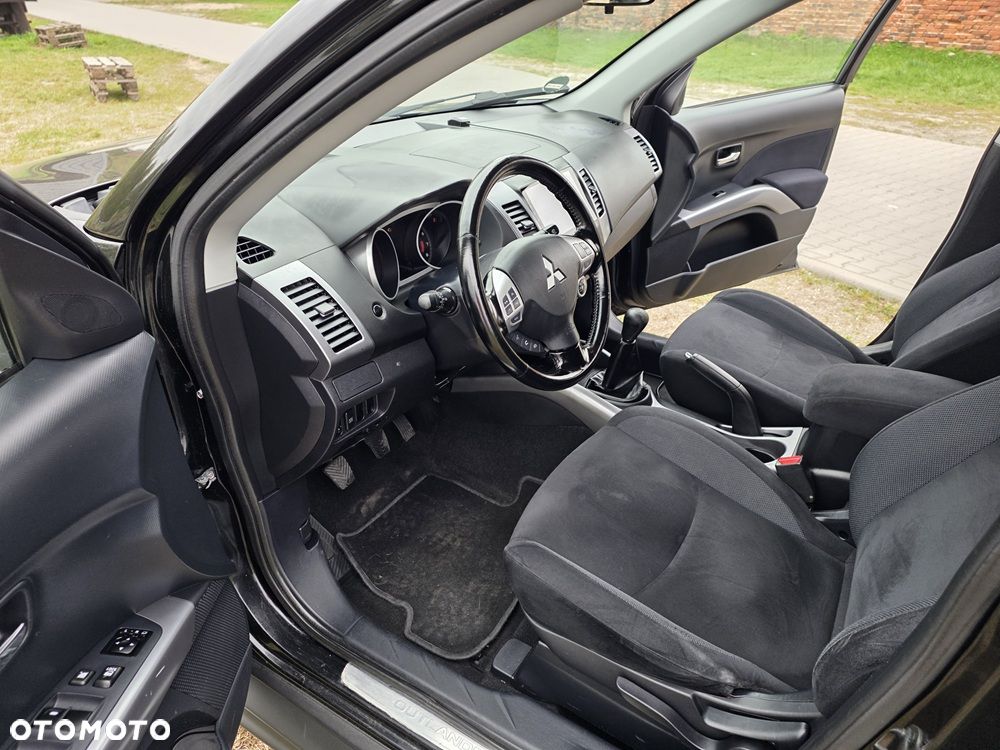 Mitsubishi Outlander 2.4 Intense - 7