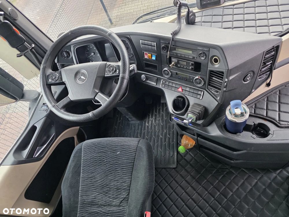 Mercedes-Benz Actros - 3