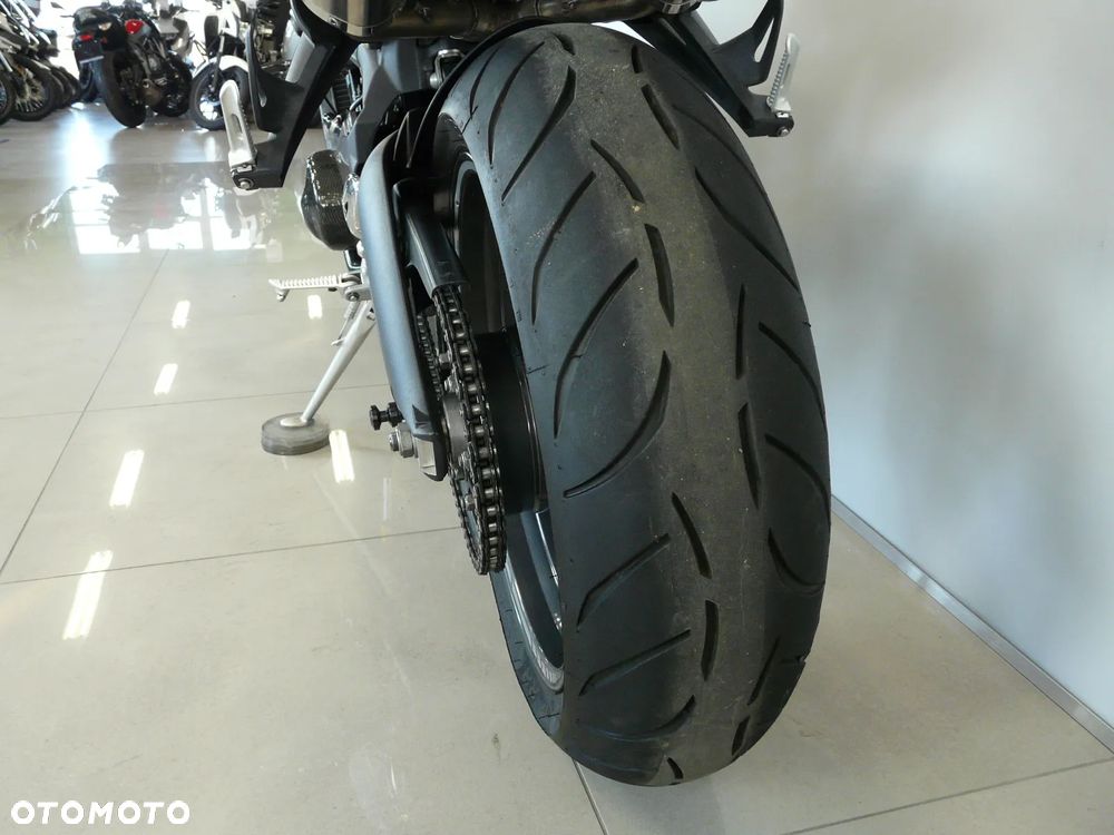 Triumph Street Triple - 17