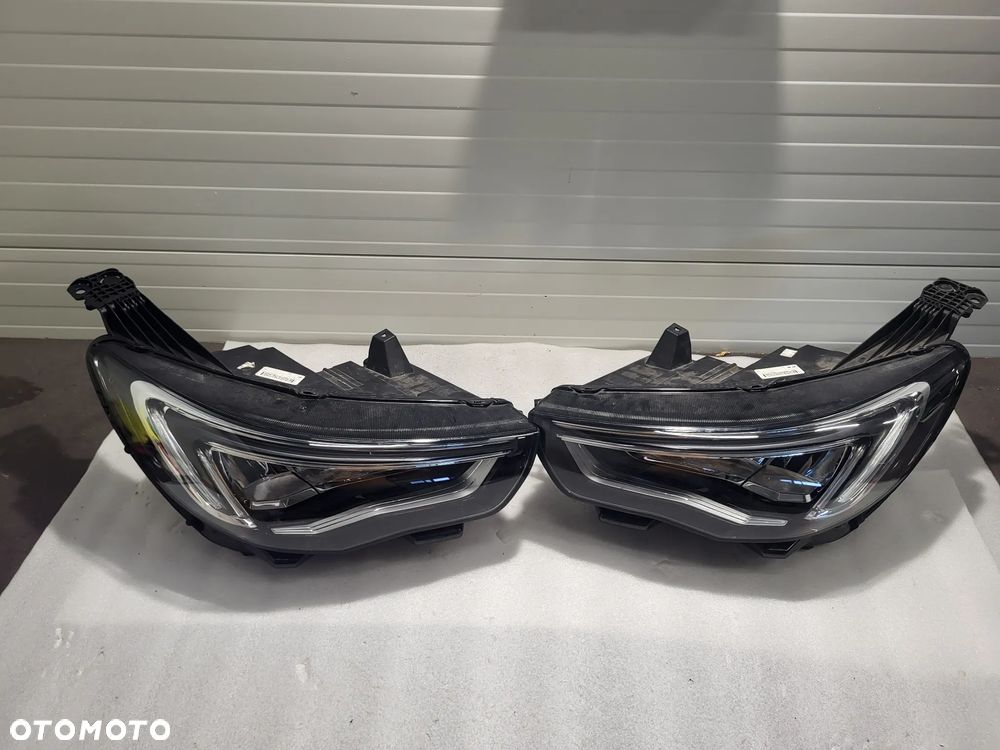 Opel Grandland X FULL LED KOMPLET LAMP PRZÓD  YP00162680 / YP00162880 - 5