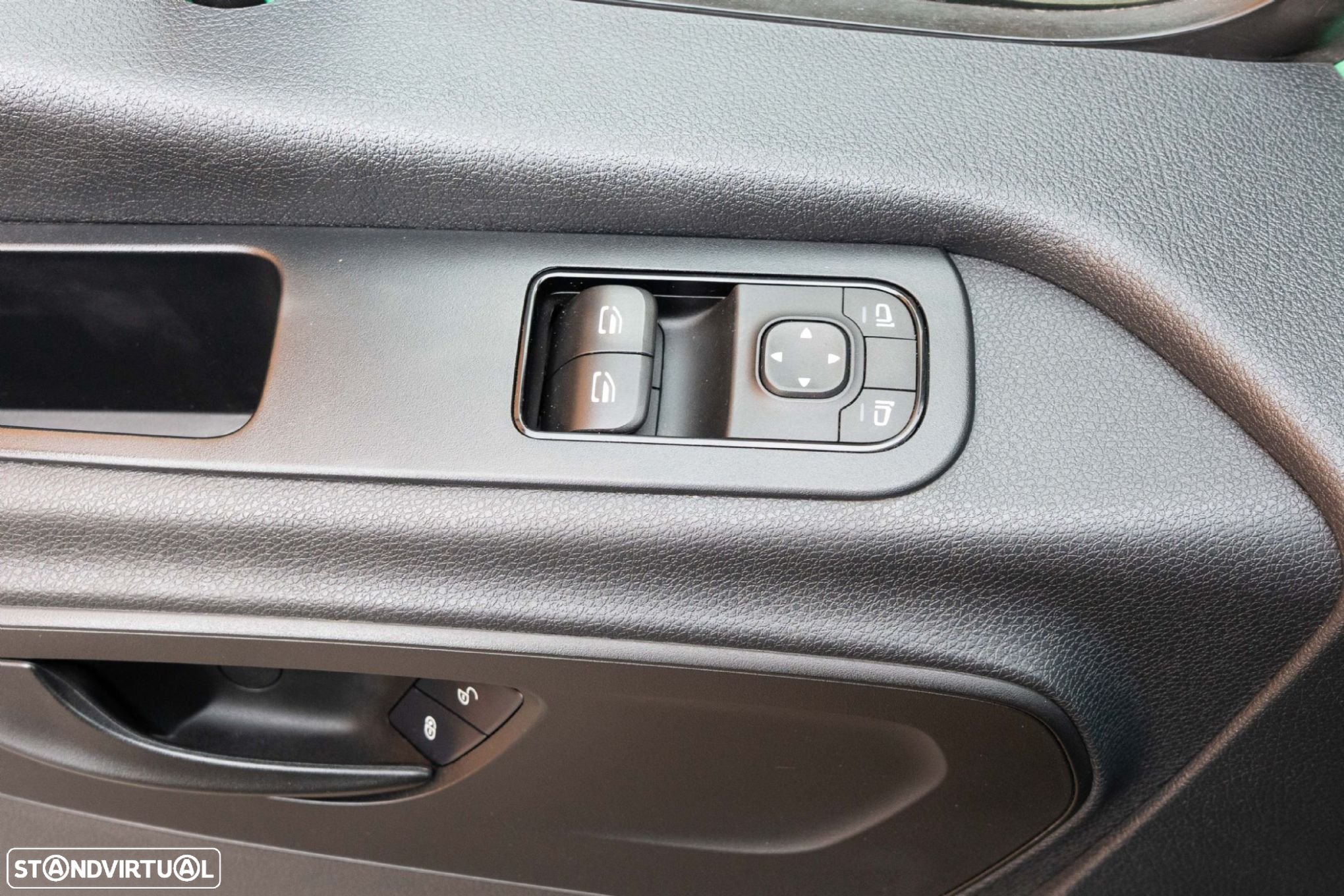 Mercedes-Benz Sprinter 314 CDI/43 Luxo (2+2+2+3) - 14