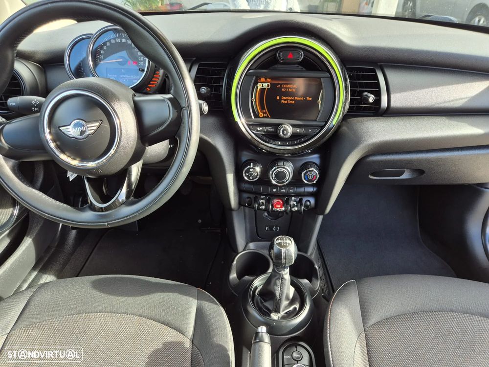 MINI 3 Portas One D - 19