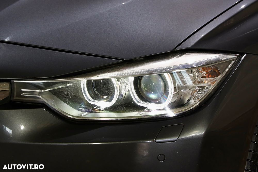 BMW Seria 3 320i Aut. Modern Line - 36