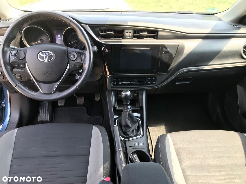 Toyota Auris - 10