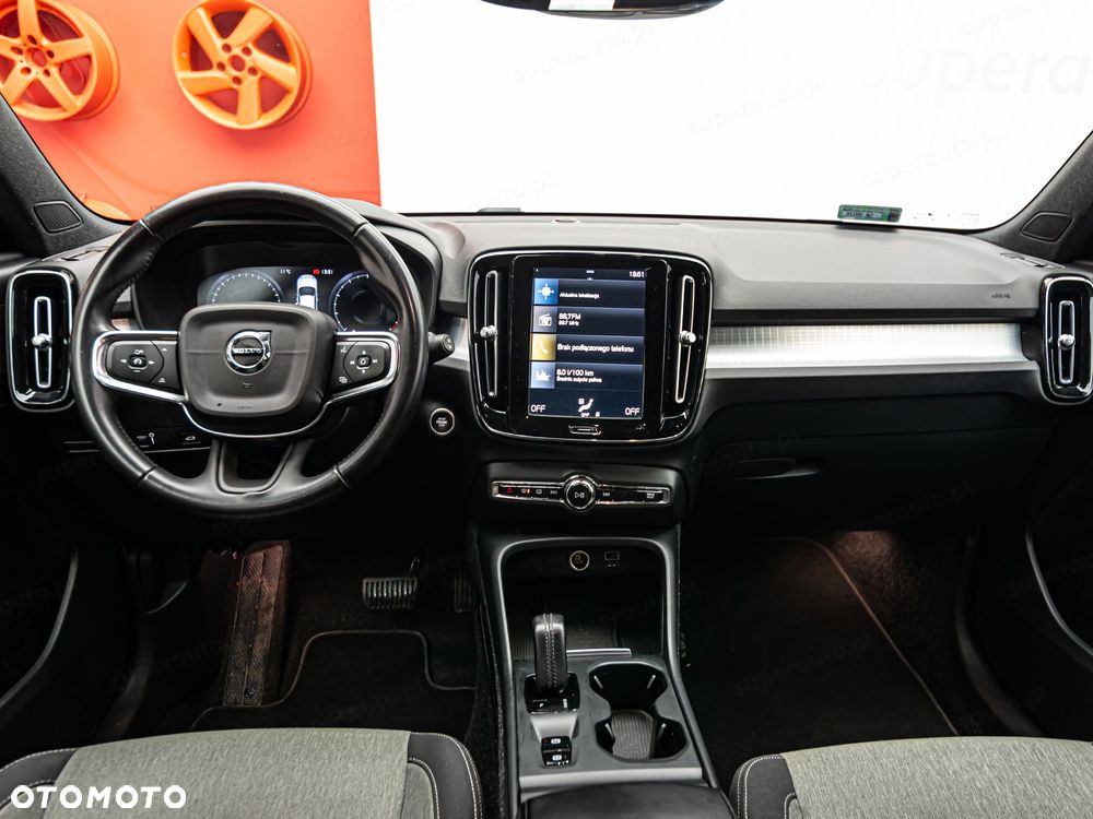 Volvo XC 40 T3 Momentum Pro - 9