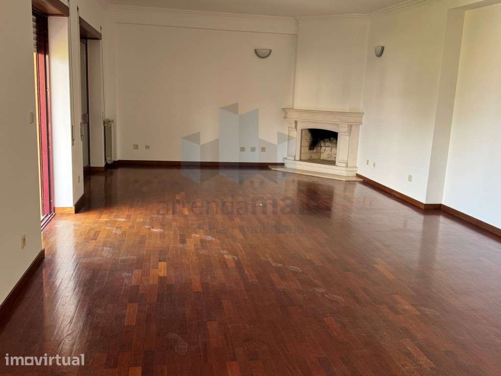Arrenda-se excelente T3 em ultimo piso com terraço de 120m2 em Celas - Grande imagem: 5/21