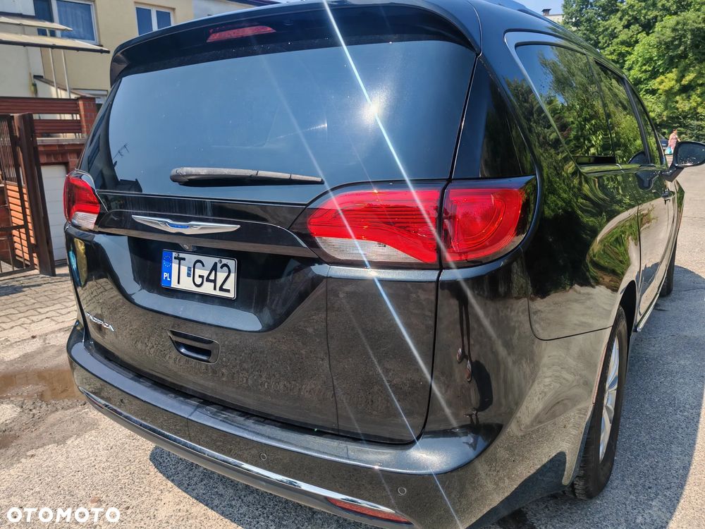 Chrysler Pacifica - 3