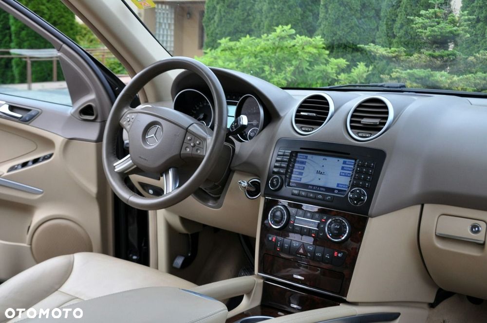 Mercedes-Benz ML - 28