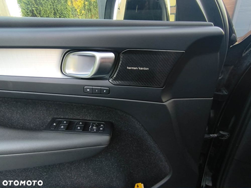 Volvo XC 40 D4 AWD Geartronic Momentum Pro - 12