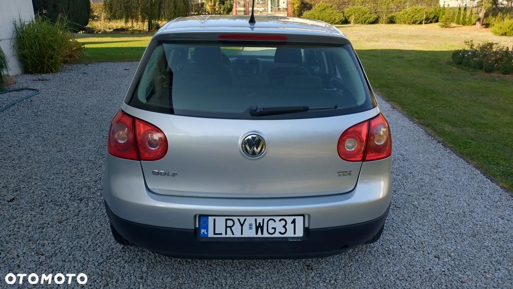 Volkswagen Golf - 6