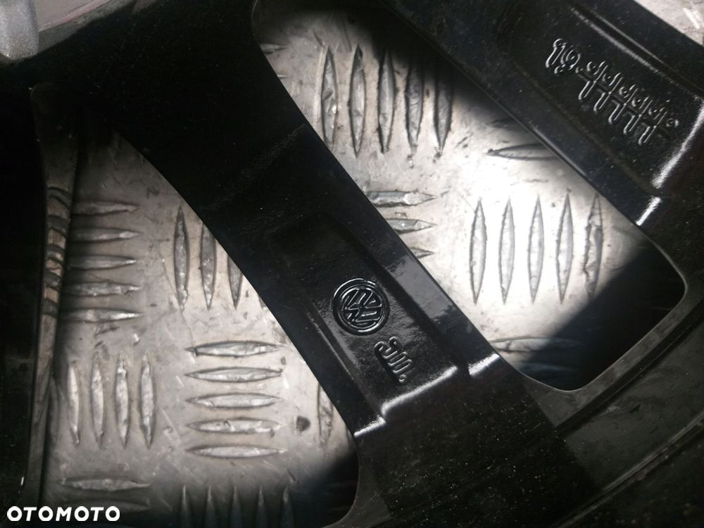 felga aluminiowa 17'' vw passat et40 5g0601025a - 5