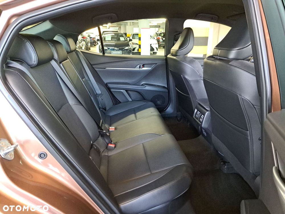 Toyota Camry - 15