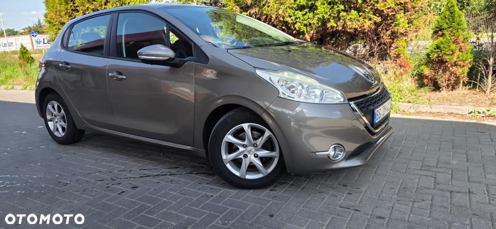 Peugeot 208 - 4