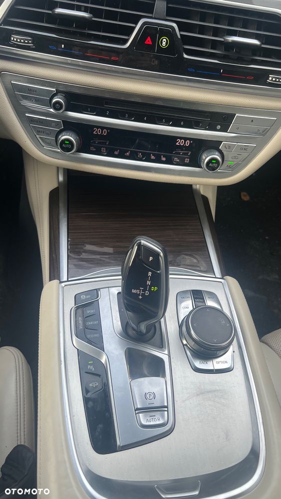 BMW Seria 7 740d xDrive - 21